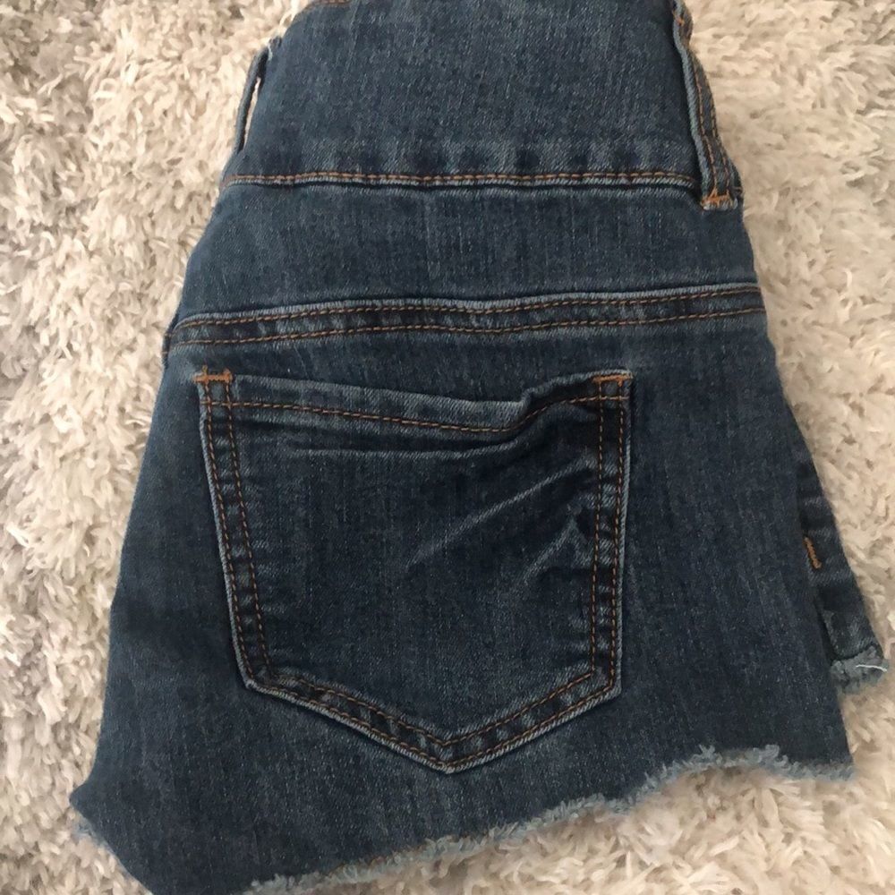 Refuge shorts size 2 - Picture 3 of 5